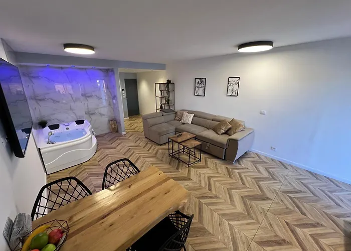 Garden Apartment 7 Min Walk To The Beach